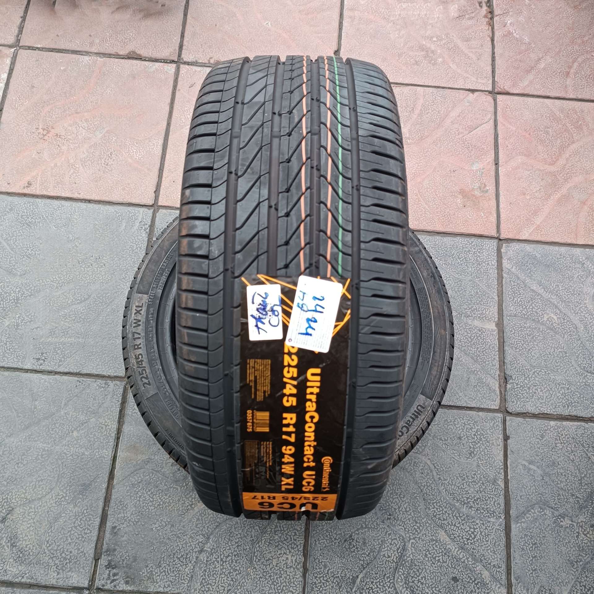 Lốp Continental 225/45R17 94W XL UC6 Lốp xe Kia Cerato